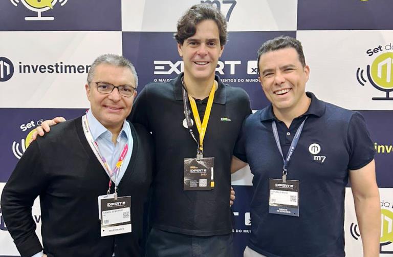 Daniel Demétrio (M7), Guilherme Benchimol (XP) e Nisabro Fujita (M7) no Expert XP 2023